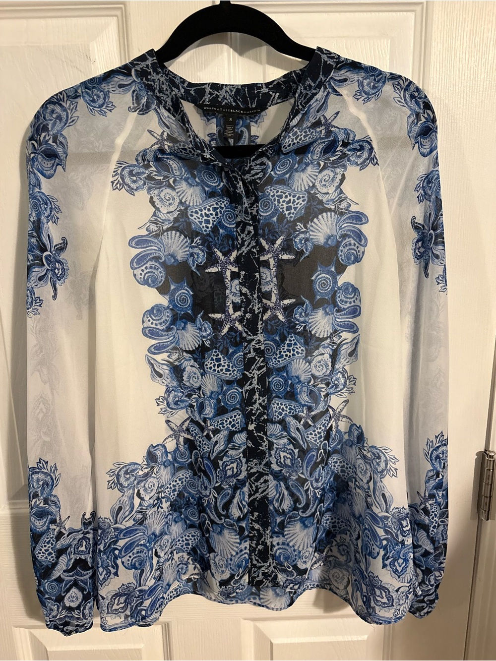 😍White House Black Market Sheer White Blouse with Blue Floral Print Size Small